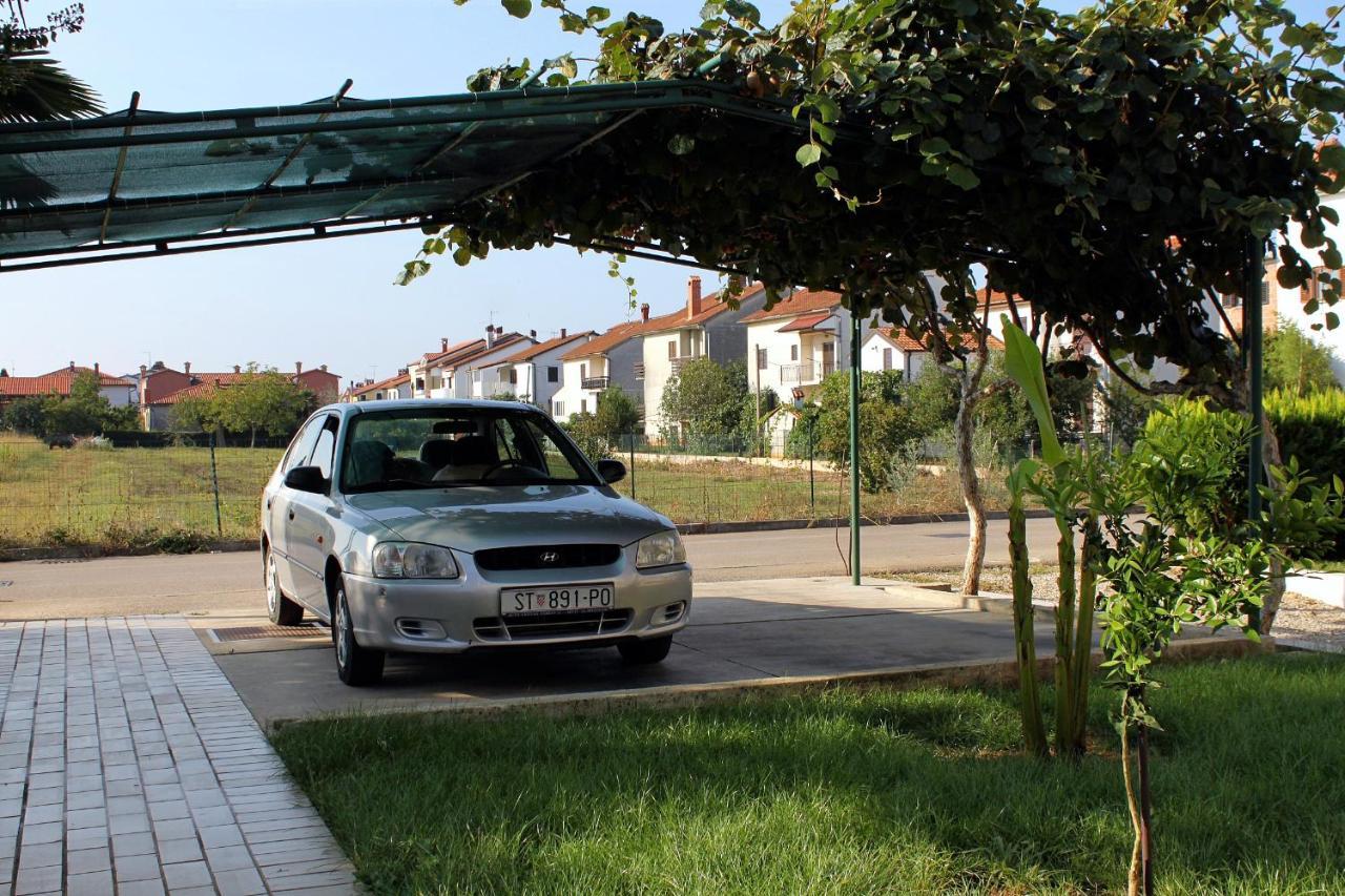 Apartments With A Parking Space Umag - 7109 Eksteriør billede